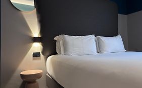 Av Hotel Milano  2*